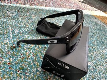 Oakley sluneční brýle
