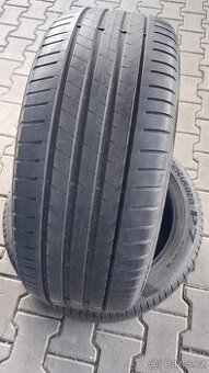 Prodám 2 x letní pneu Pirelli 235/45/18