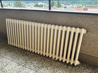 Litinový radiátor 25 žeber 150cm (odvoz vlastní)