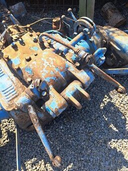 Zetor 3011 víko hydrauliky
