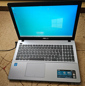 Notebook ASUS X550C