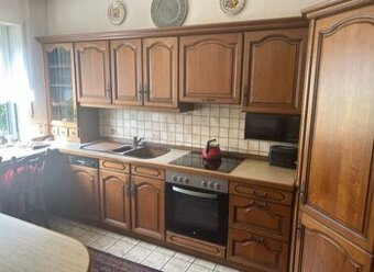 Tmavá rustikální linka z masivu se spotřebiči,5312