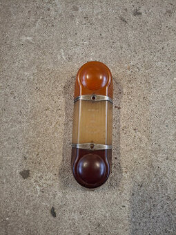 kryt zadního světla na veterána