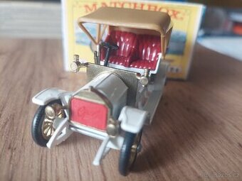 Matchbox yesteryear Y4 OPEL maroon sedačky