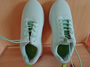 Gumáky,botasky, nazouváky.