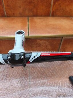 Silniční řidítka FSA a představec FSA