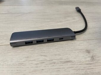 USB-C hub 5v1