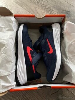 Nivě tenisky Nike 34