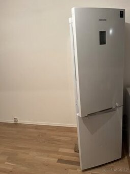 Lednice s mrazákem Samsung