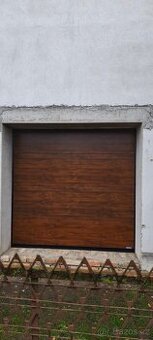 Sekční garážová vrata SHADEON® (zlaty dub)