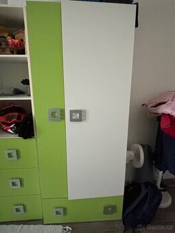 Dětská šatní skříň