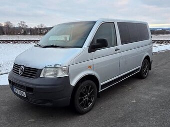 Volkswagen Transportér T5 - 9 míst 1.9 TDI 77 KW
