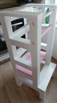 Učící věž se stoleckem