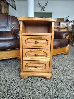Komoda z masivu, noční stolek, dub, Nábytek s příběhem