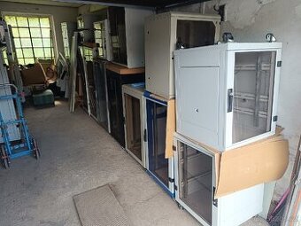serverová skříň, rack, rozvaděč