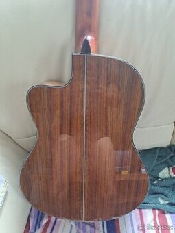 elekoakustická nylon kytara Vlenia