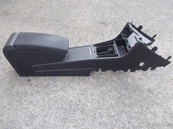 Loketka VW Passat B7 - 220V