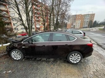 Rozpredám Opel Astra J 1.6 85kw A16XER 2014