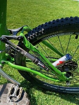 Celoodpružené kolo velikost L kola 26"