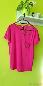 Růžové elegantní dámské tričko