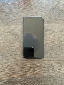 iPhone 11 64gb černý [Prasklý zadní kryt] - 1