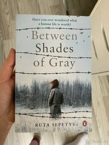 Kniha between shades of gray