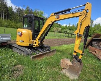 Prodám zánovní minirypadlo CAT 304e2 CR 4t