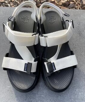 Palladium revolt sandaly