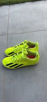 Dětská sálová obuv Adidas 31,5