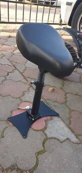 Elektricka kolobéžka, sedlo,brasna,drzak mobilu,zamek,pumpa