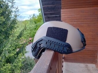 Airsoft helma fast