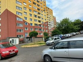 Pronájem bytu 2+1 s balkonem v Chomutově - 1