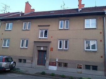 Dva byty 2+1 , podíl na pozemku ve dvoře