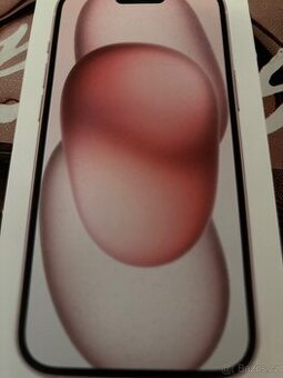 iPhone 15 růžový půl měsíce starý
