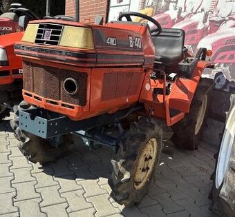 Malotraktor Kubota B-40, 14 koní, traktor 4x4