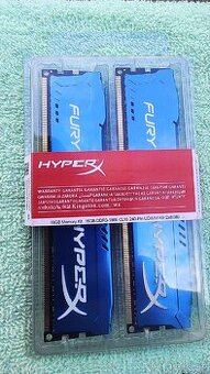 Kingston 16GB DDR3 1866Mhz (modré)