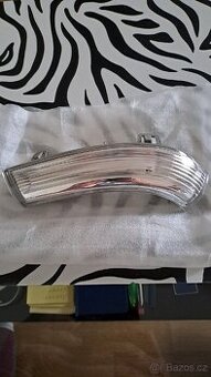 Levý blinkr do zrcátka ( u řidiče ) na Volkswagen Golf IV