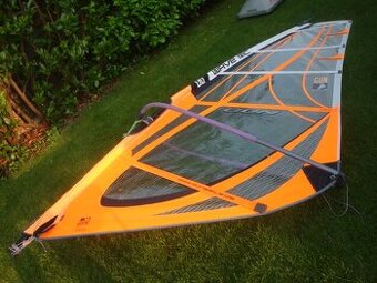 Windsurfing - dětská výbava - plovák a plachty