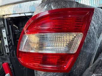 pravé zadní světlo Mercedes w204 kombi S204