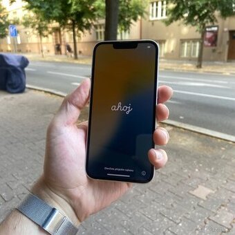 Apple iPhone 13 128 GB hvězdně bílý