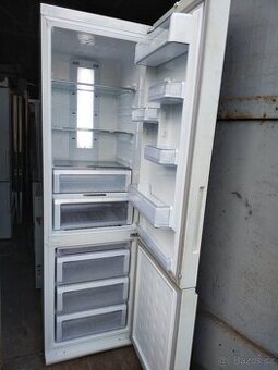 Prodám funkční lednici Samsung výška 200 cm--DOVEZU-- - 1