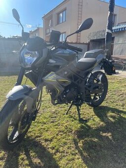 Motorka benelli BN125