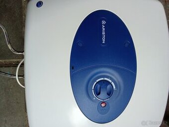 Elektrický ohřívač vody 30 l