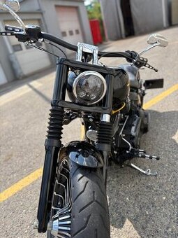 HARLEY-DAVIDSON BREAKOUT