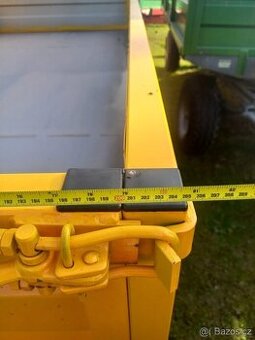 Traktorový přívěs