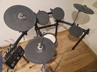 Zánovní elektrické bicí YAMAHA DTX502