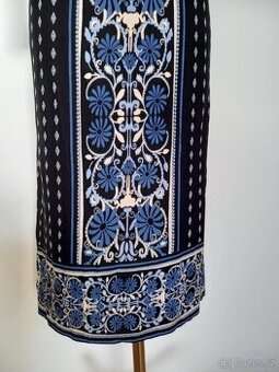 Modro černé šaty s etno motivy