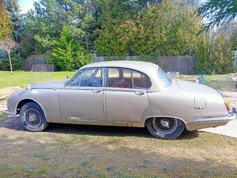 Přední, zadní a boční okna z Jaguaru S-type