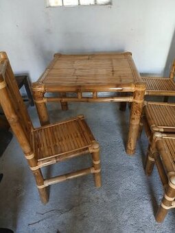 Bambusový stůl a 4 židle