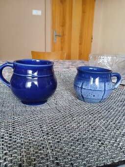 Modré keramické džbánky
